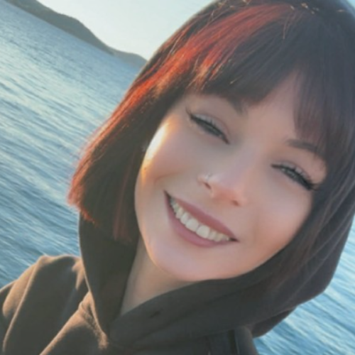 Marigona Hoti - German Customer Service & Email Support Expert