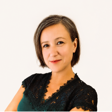 Jola  - Senior Business Analyst