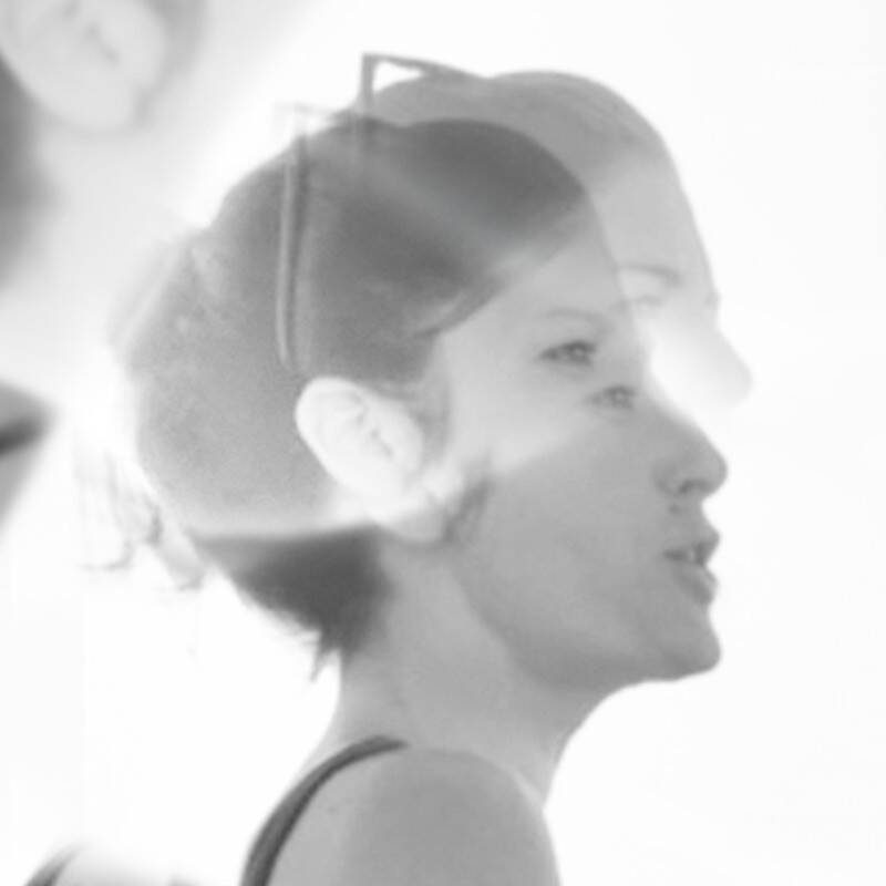 Emmanuelle Faure - Directrice artistique  / graphiste / maquettiste