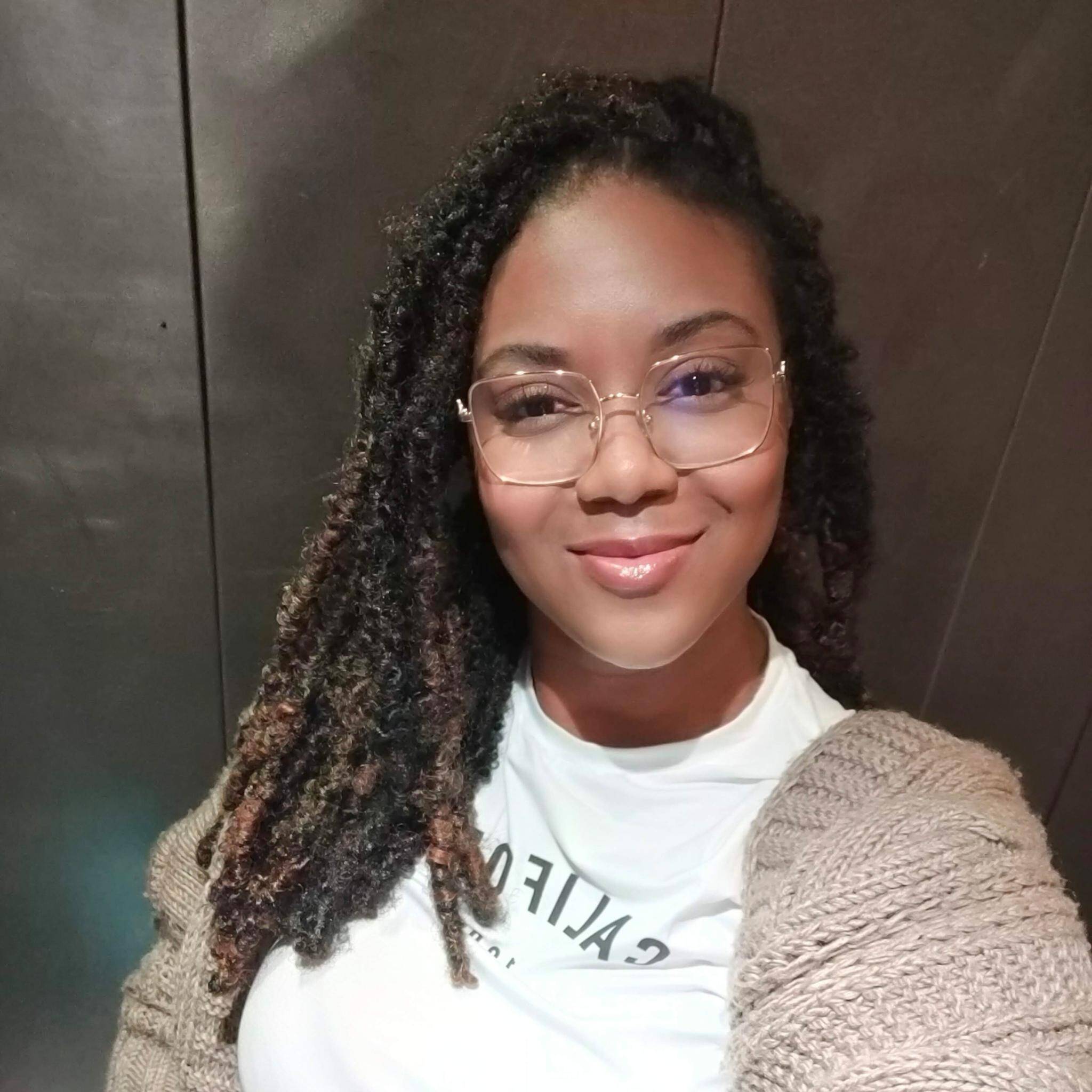 Rebecca  - Chef de projet Supply Chain / Logistique 
