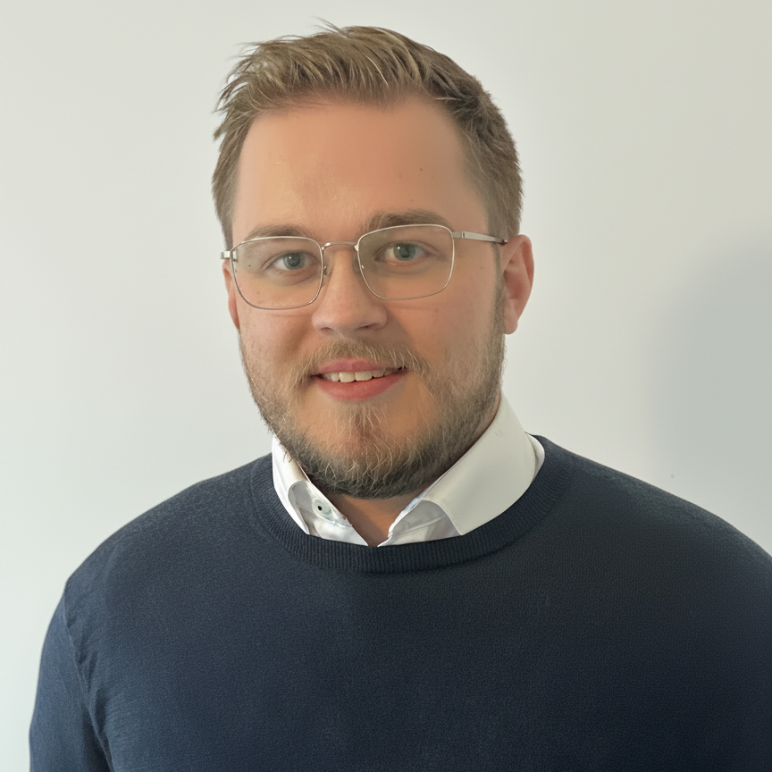 Jannik  - Consultant