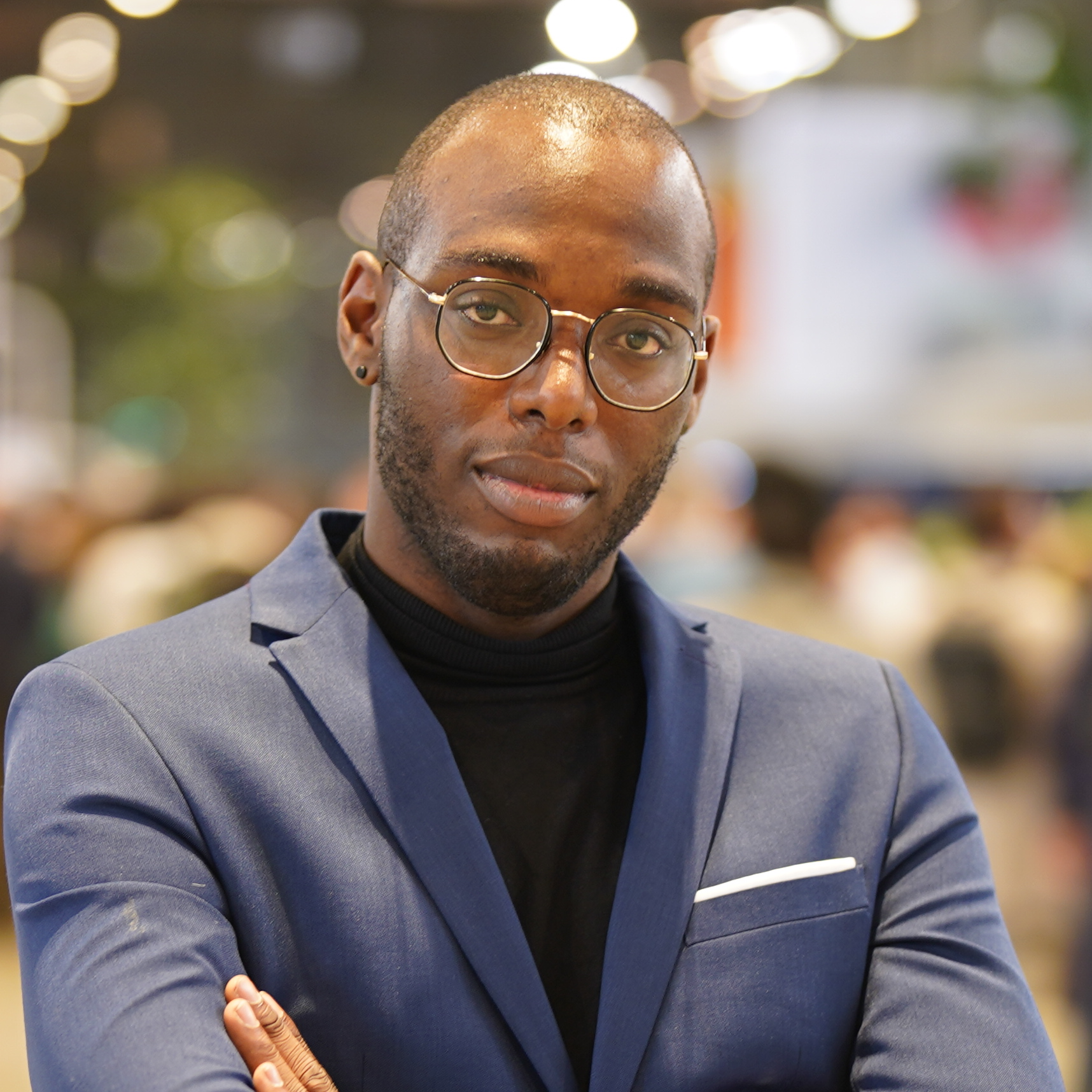 Kevin T. - Consultant en Communication et Relations Publiques