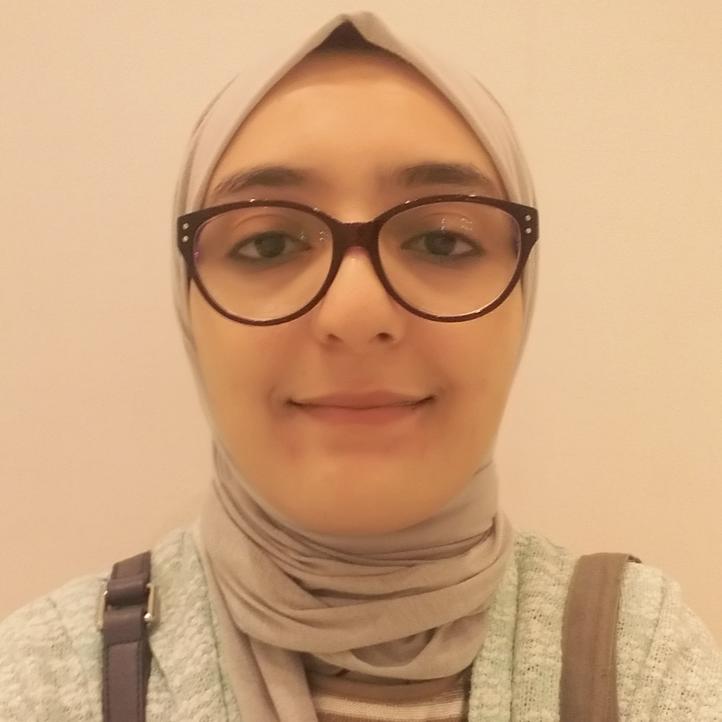 Meriem M. - Designer graphique – Branding & identité visuelle