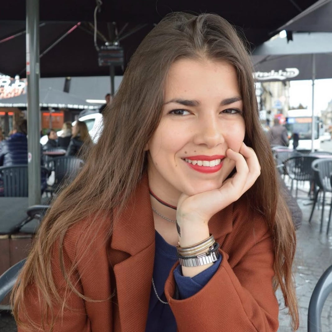 Emma  - Stylist