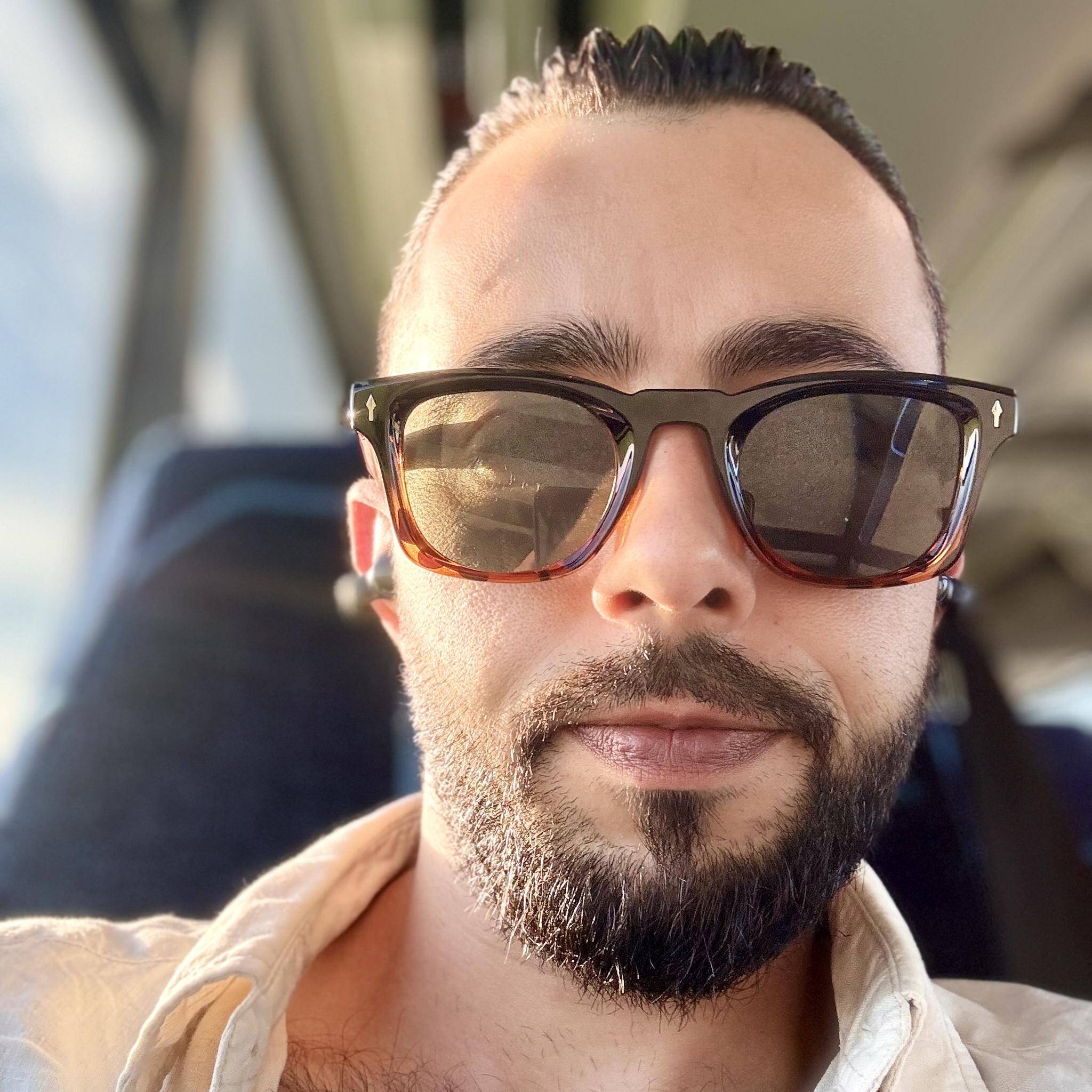 Hasan Zahra - Photographe & Vidéaste Automobile | Corporate.