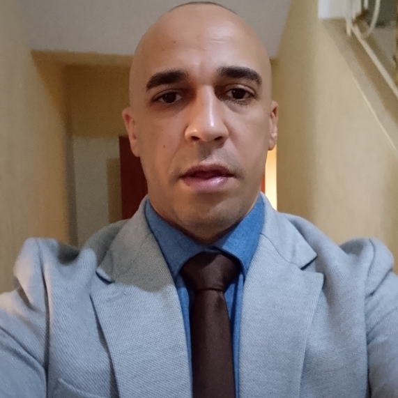 Lacen Lamghari - Email Strategist E-commerce Copywrighter Copy Camp