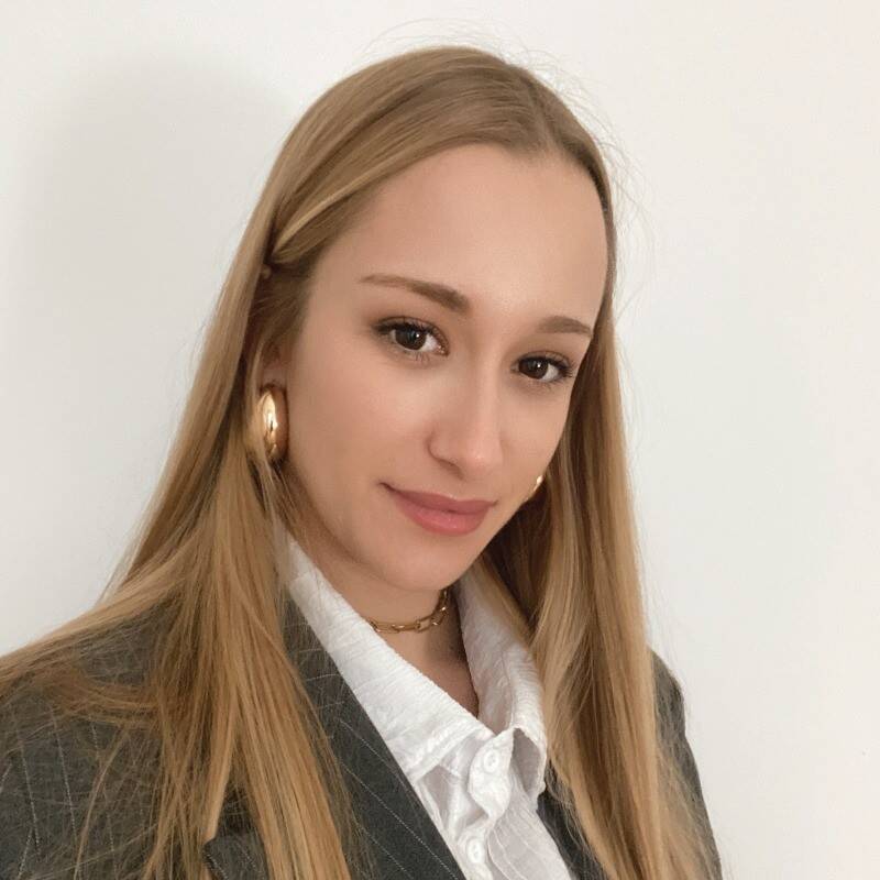 Carolene Mafra - Chargée de communication, graphiste, rédactrice...