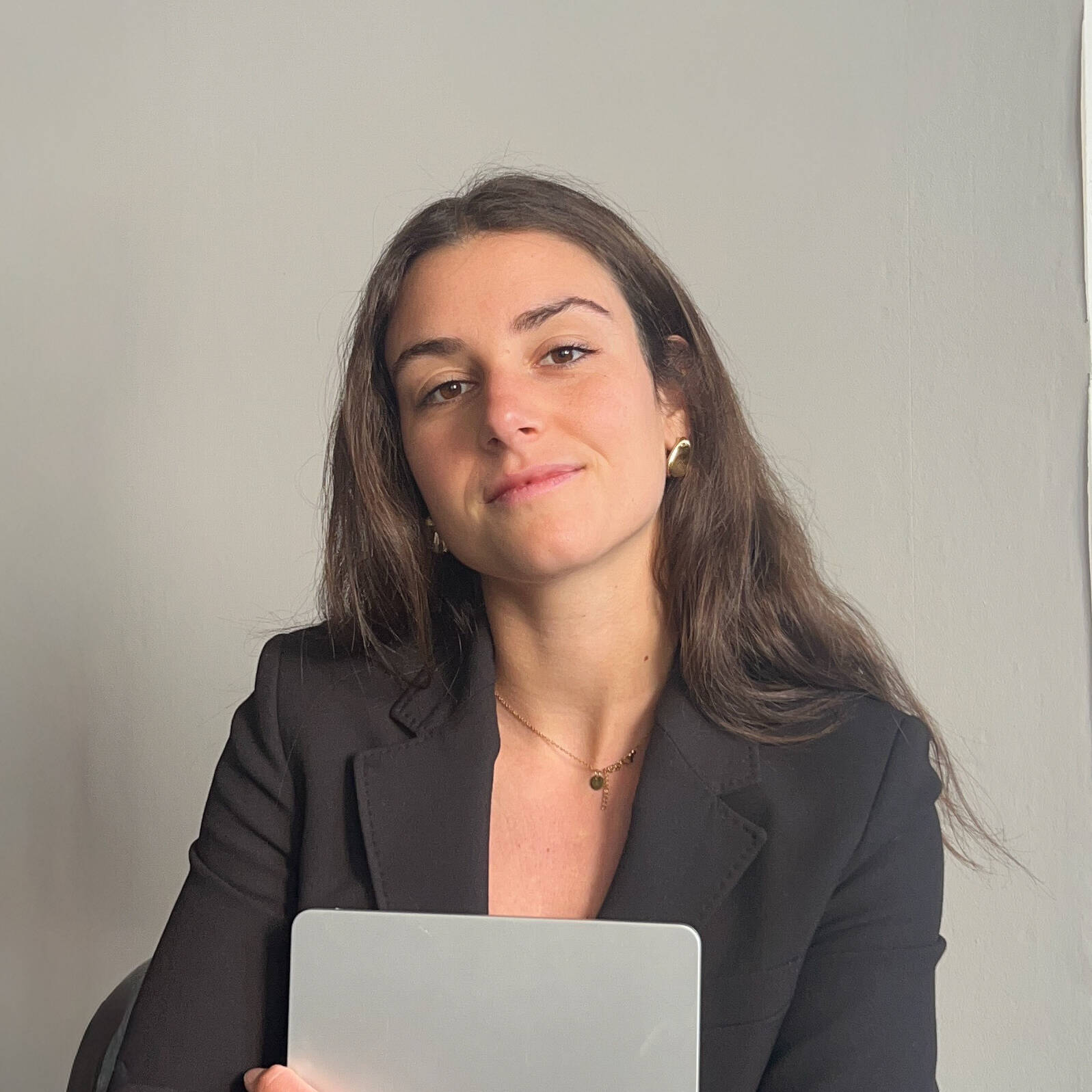 Zoé Giardina - Graphiste / Brand designer 