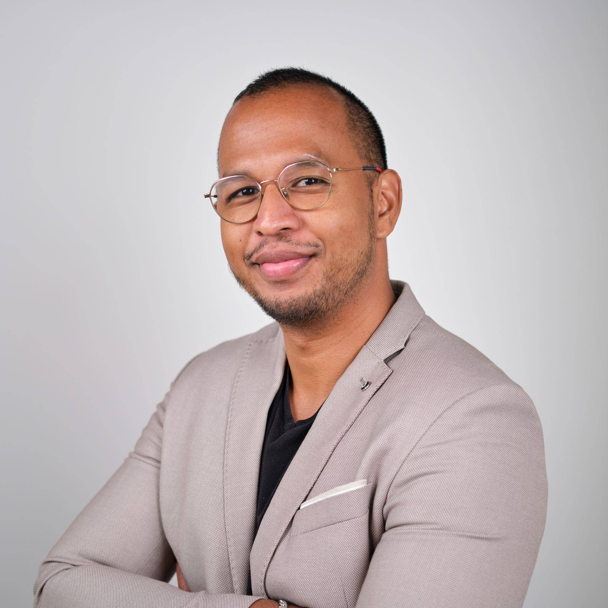 Fabien Andrianarivelo - CRM & Automatisation pour cabinets & agences