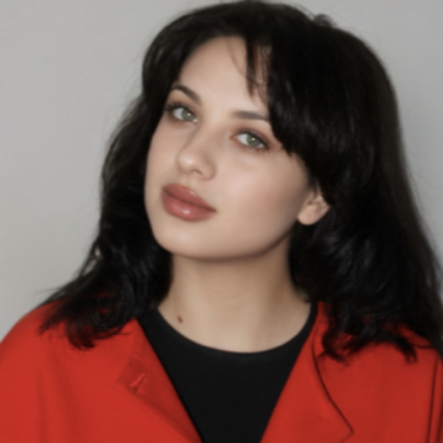 Mariia  - Realizador Creativo de Moda y estratega de marca
