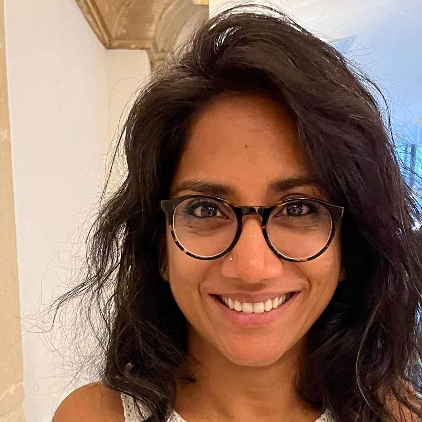 Madhu Desbois - DG/COO externalisée HealthTech | Stratégie, Scale 