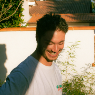Léo Blondin - Développeur front-end créatif.
