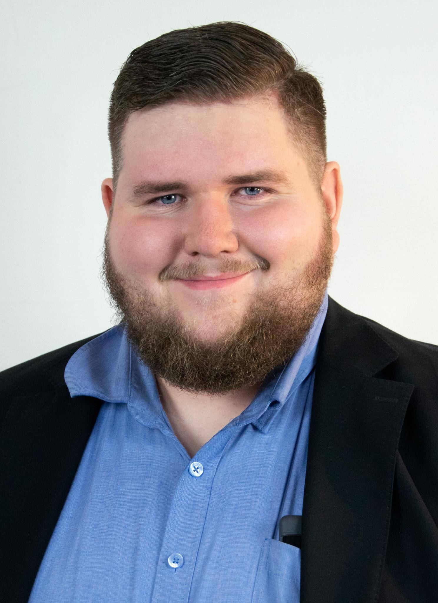 Dustin Maurice Riepl - IT-Berater Fokus Projektmanagement u Infrastruktur