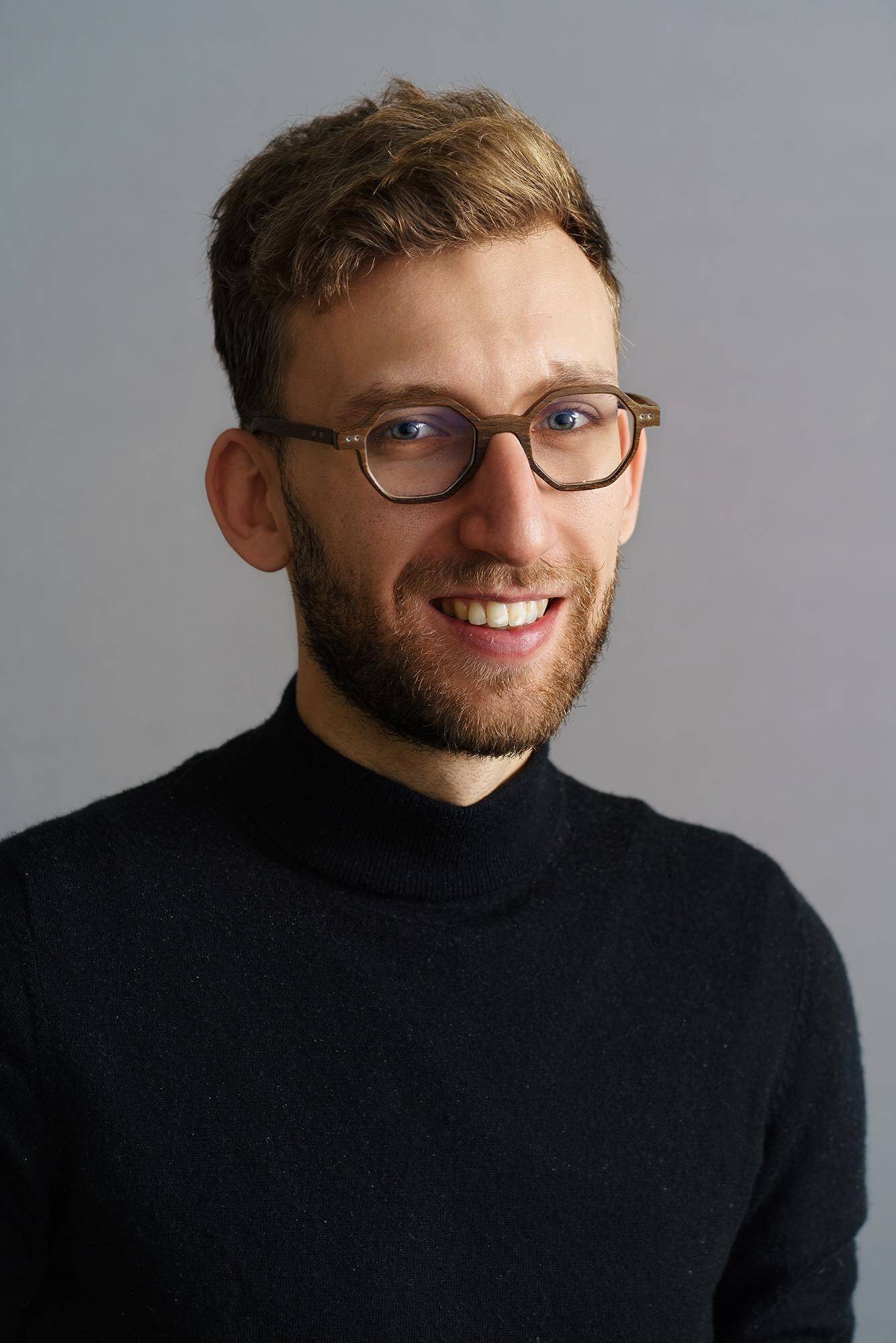 Simon F.