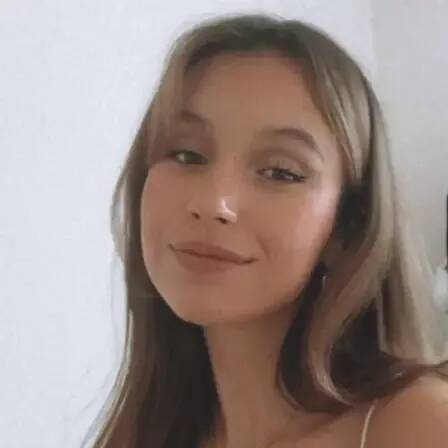 Emma Obbade - COMMUNICATION & SOCIAL MEDIA