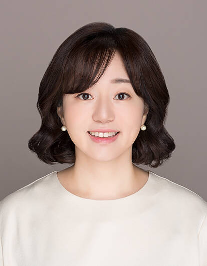 Jisoo Kim - Senior Digital Product Strategies & UX Researcher