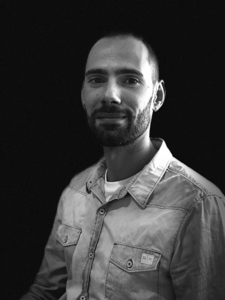 Ak  - React Front-end Developer