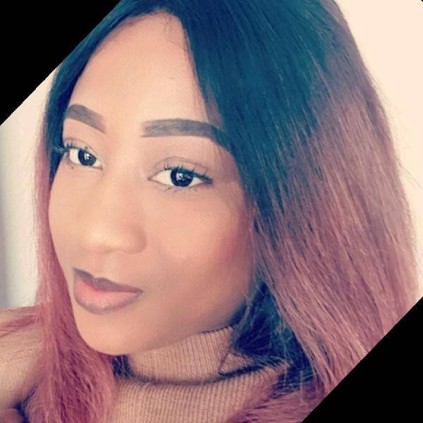 Cécile M. - Chef de projet CRM
