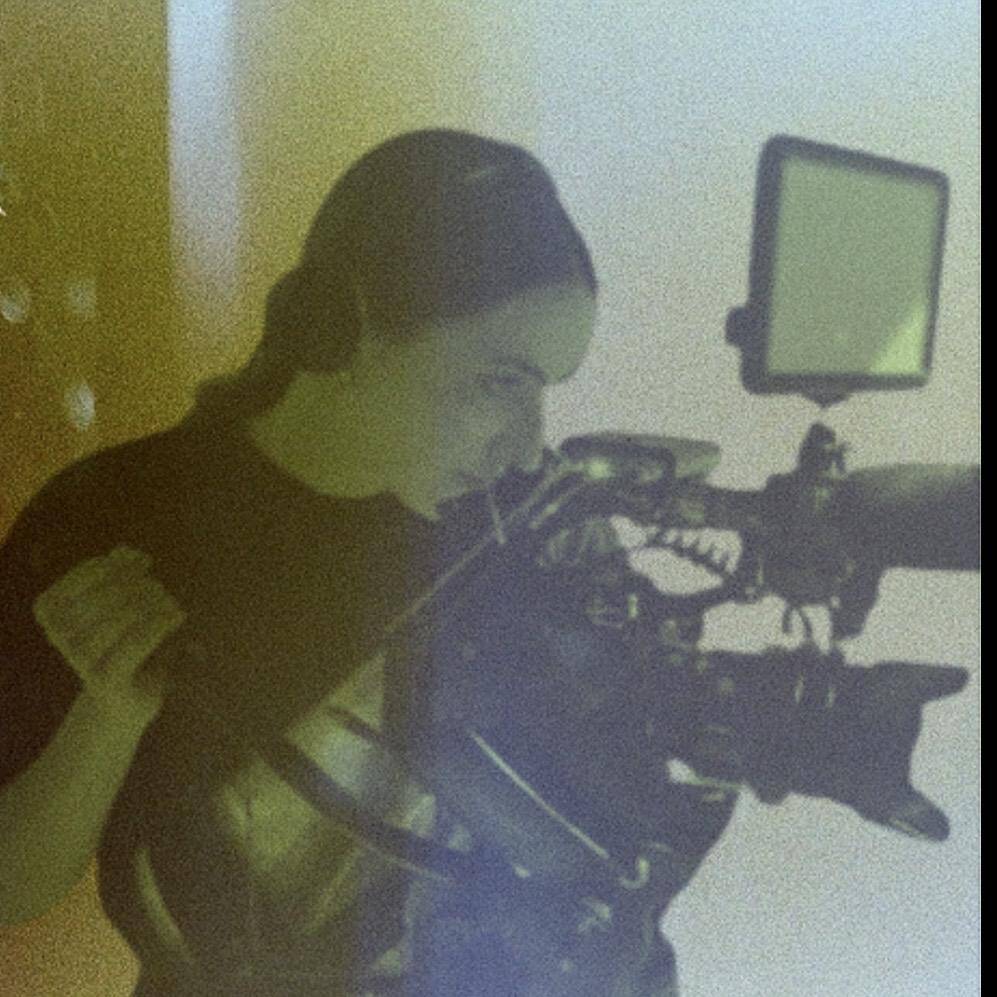 Sarah F. - Vidéaste (Cadreuse & réalisatrice) 