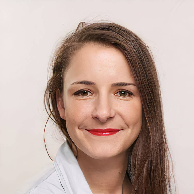 Noémie Diaz De Cerio - Consultante Relations presse | Corporate & B2B