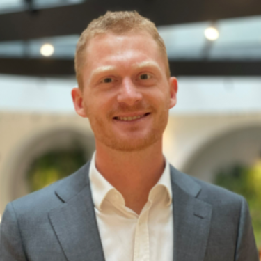Stanislas Fontaine-Descambres - Strategy Consultant — IA, Assurance, Conseil