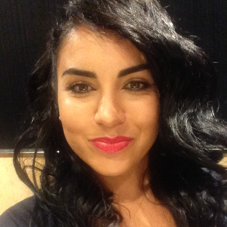 Sihem B. - Senior Sales Manager with entrepreneurial mindset 
