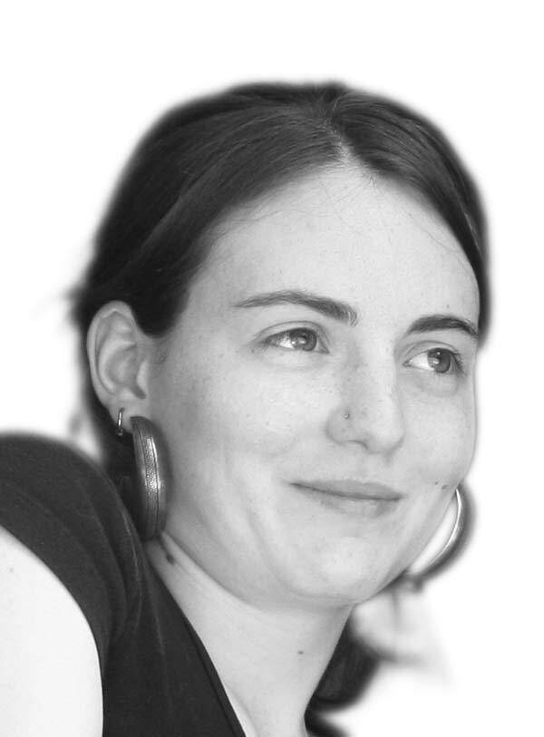Estelle S. - Support client - Documentaliste - Infographiste
