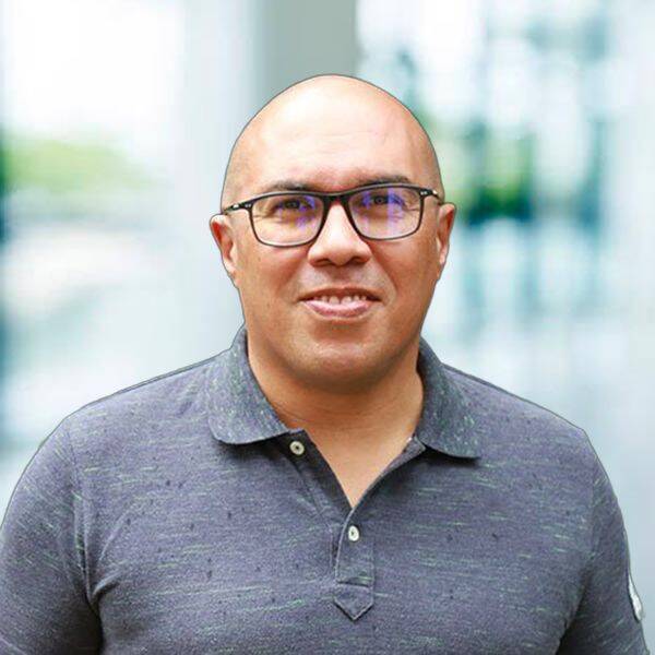Simon J. - Data Analyst – SQL, Power BI, Python