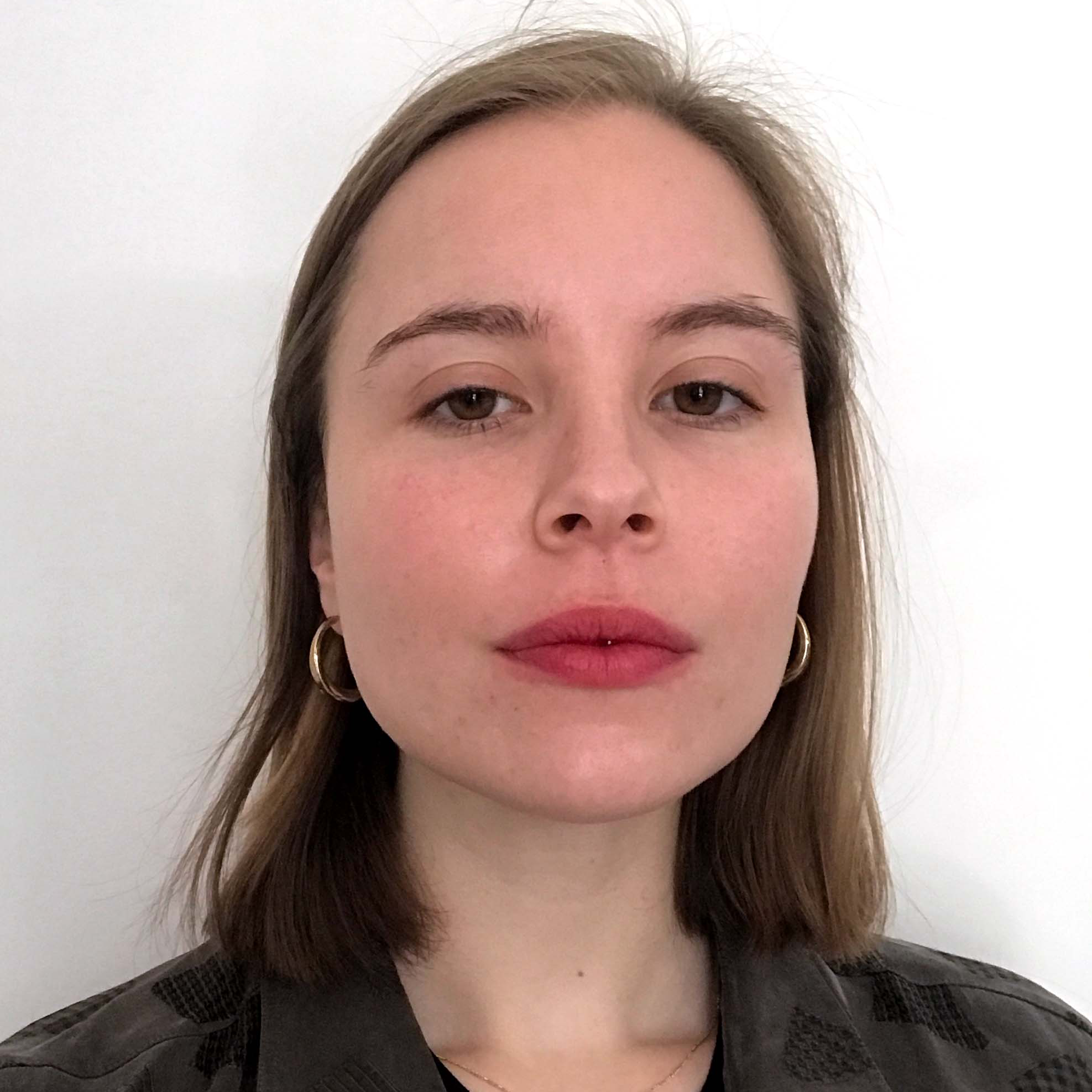 Liliya N. - UX/UI designer & Graphiste 🇫🇷 🇬🇧 