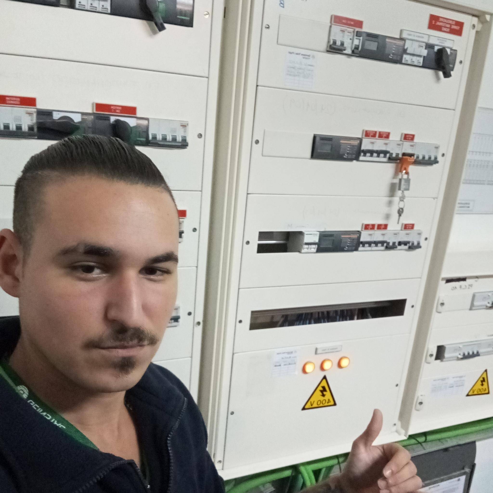 Omar El Hasnaoui - Técnico eléctrico-electrónico