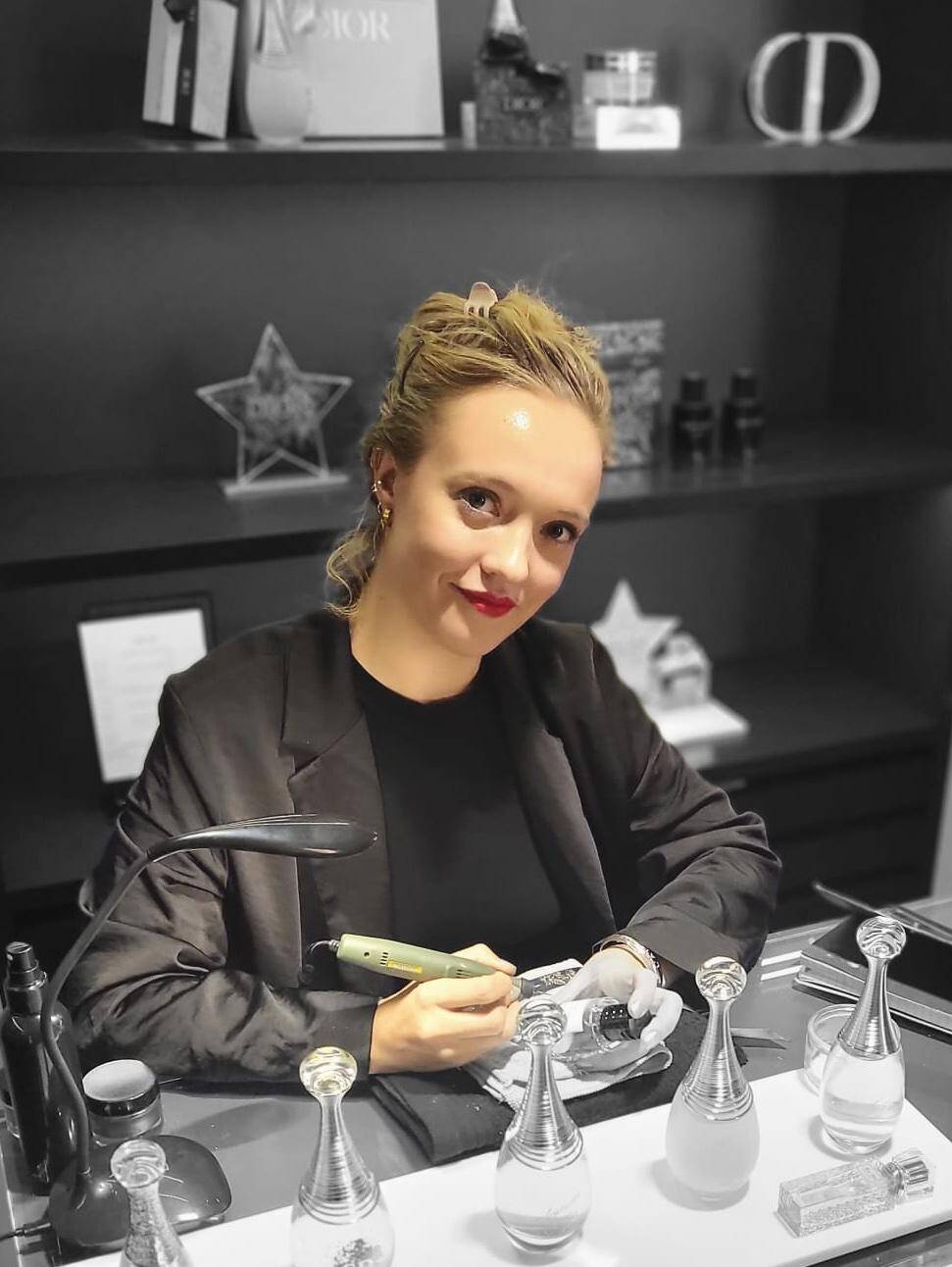 Irène Iron - Illustratrice, Graphiste & Artiste Graveuse