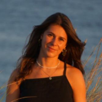 Julia Rocha - PROJECT MANAGER