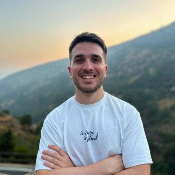 Victor Esteban - 🚀 Software Engineer | Spring | Nodejs | React