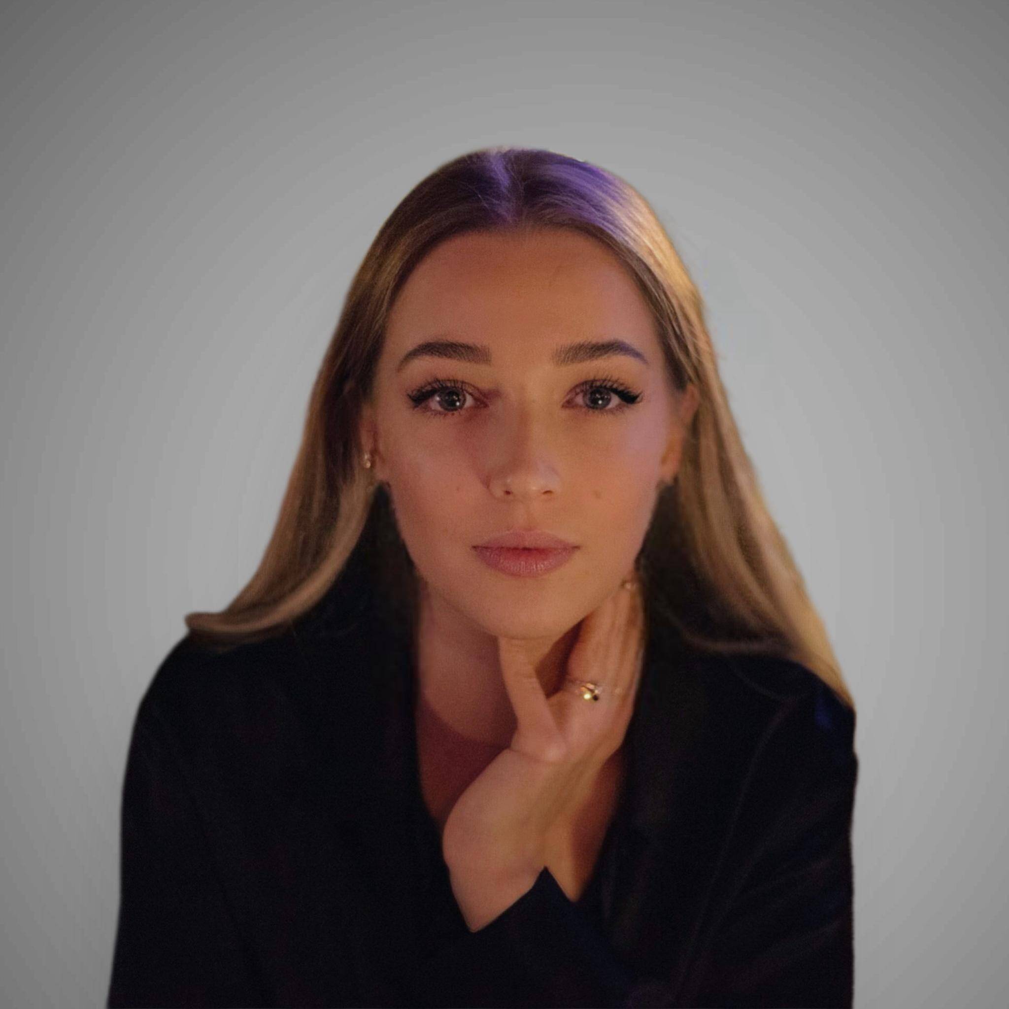 Miléna  - Freelance payroll administrator | Silae