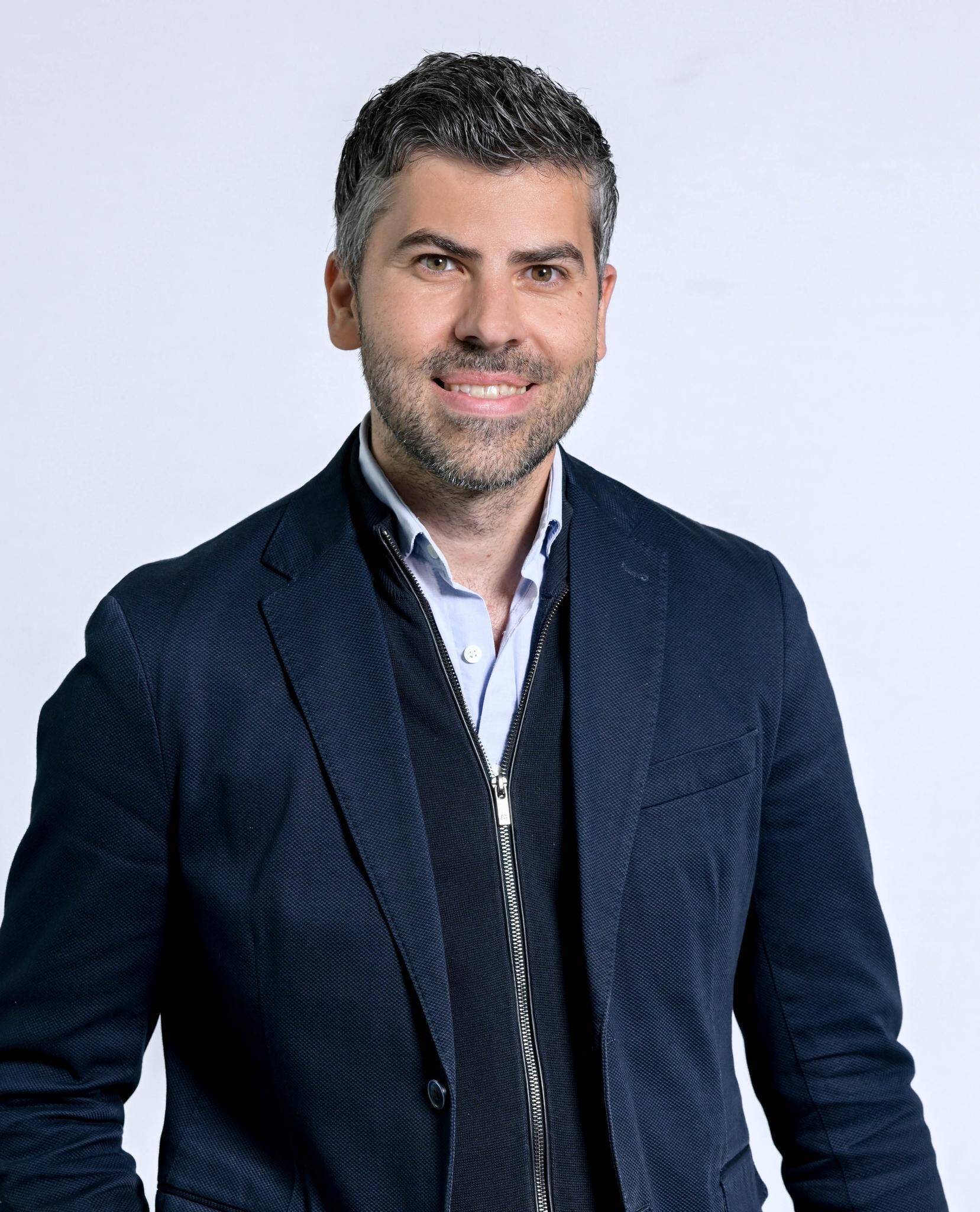 Milos S.
