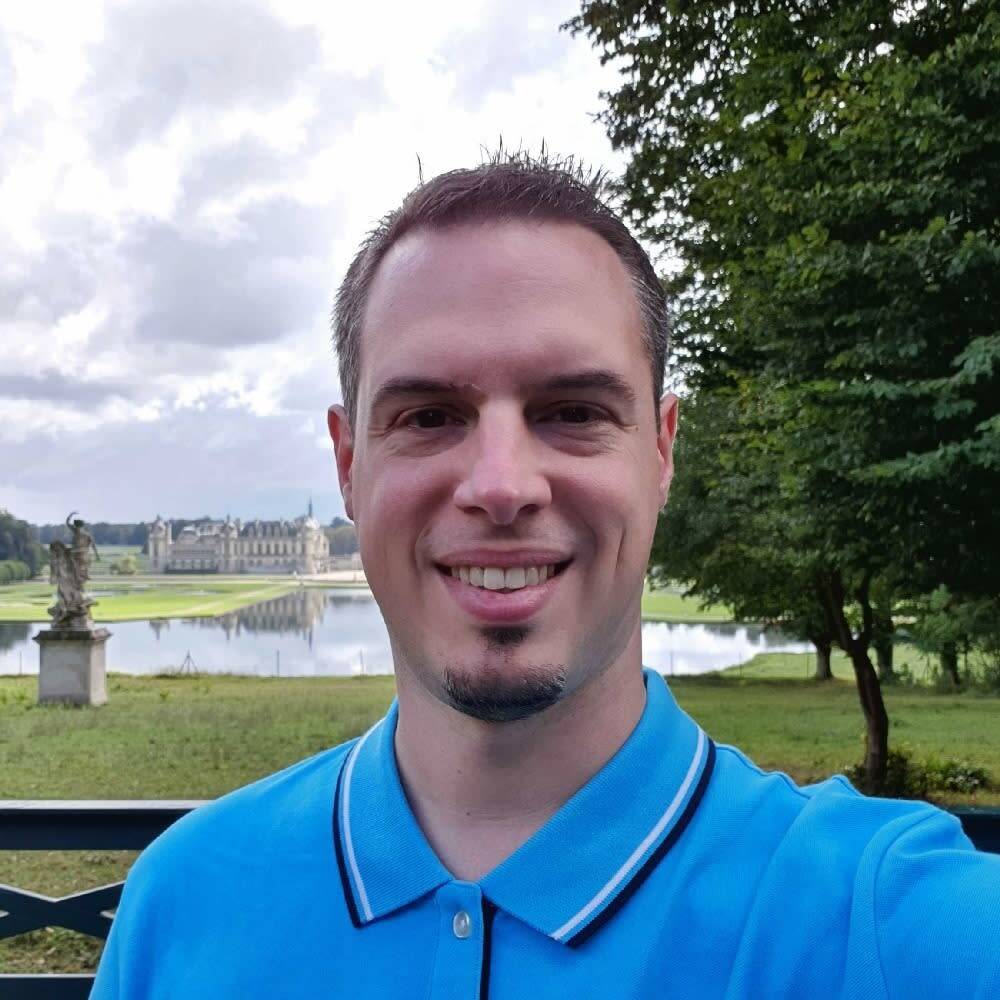 Christopher Espargeliere - Consultant Stratégie | Marketing | Digital
