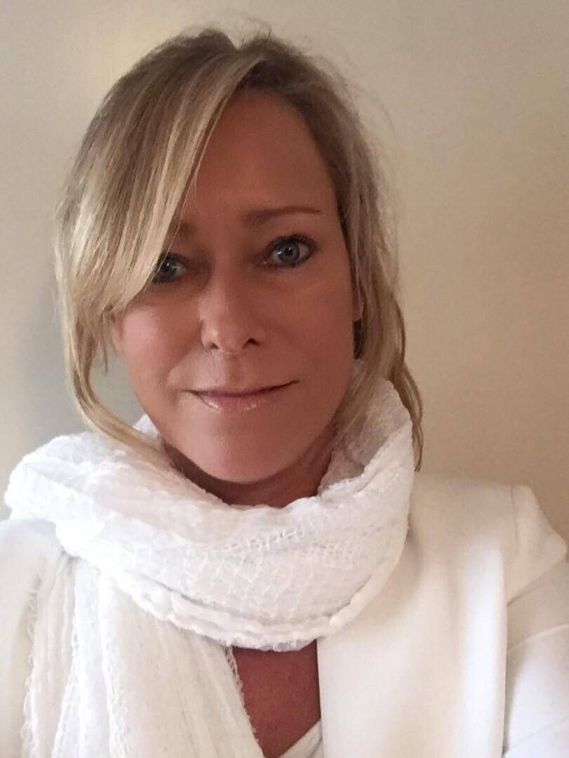 Danielle  - Translator English - Dutch