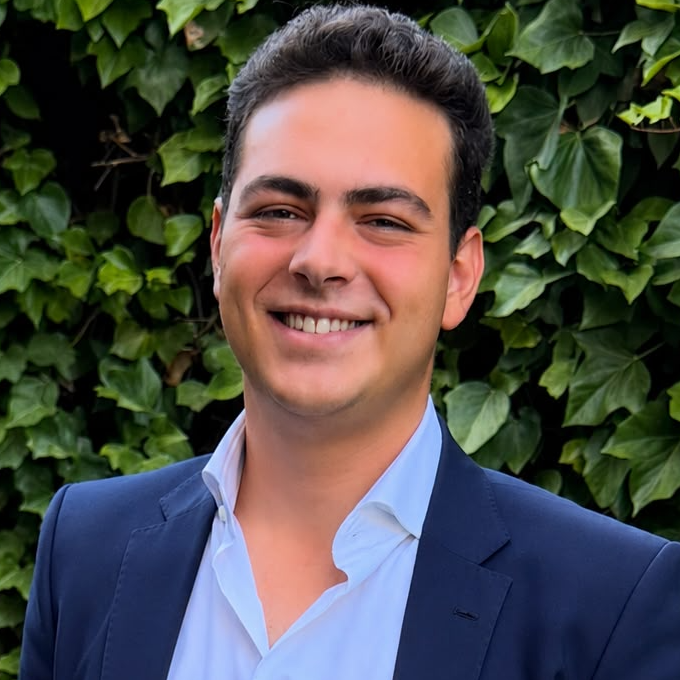 Nicola L. - AI Automation Consultant