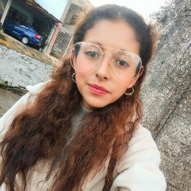 Yamileth Klunder - Arquitecta de Operaciones Digitales