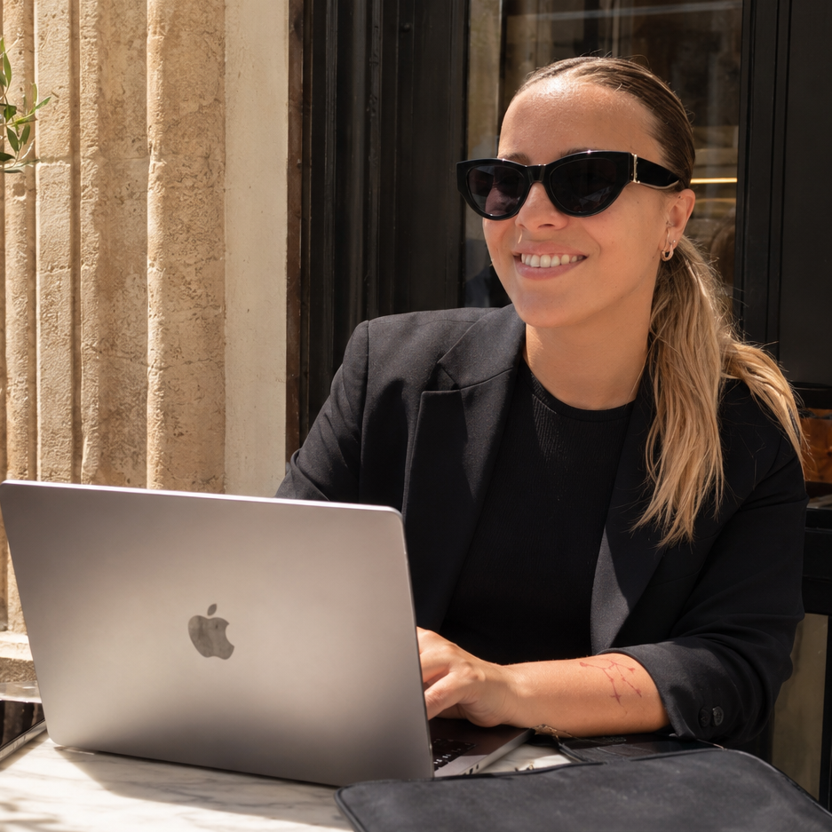 Camille Renier - Community Manager 