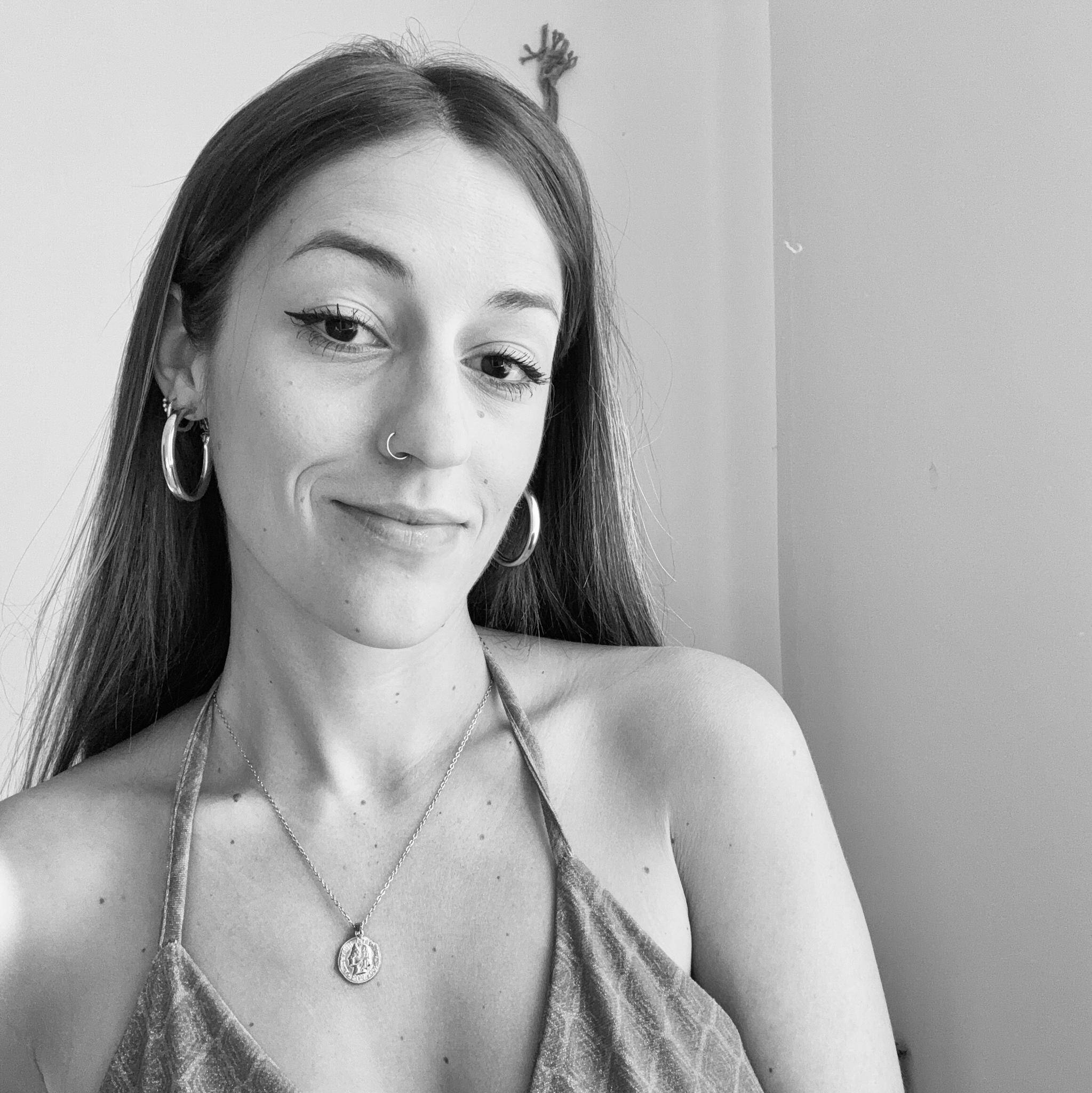 Cristina  - Social media