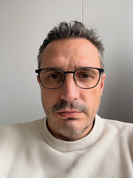 Nicolas G.