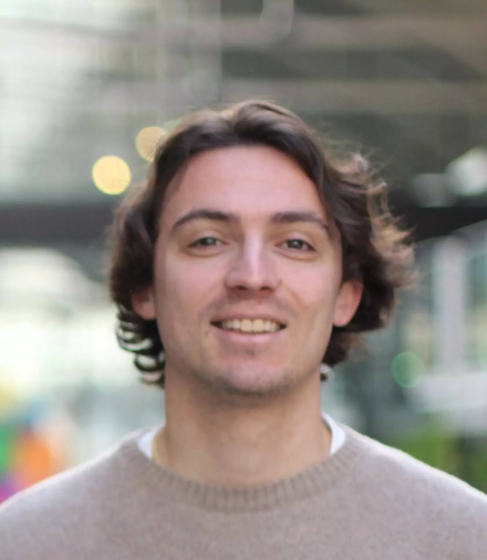 Alexandre Mikulaniec - Mobile Growth | App Acquisition · AI TikTok