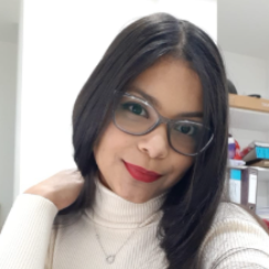 Vanessa  - Graphic Designer & Social Media Content Creator