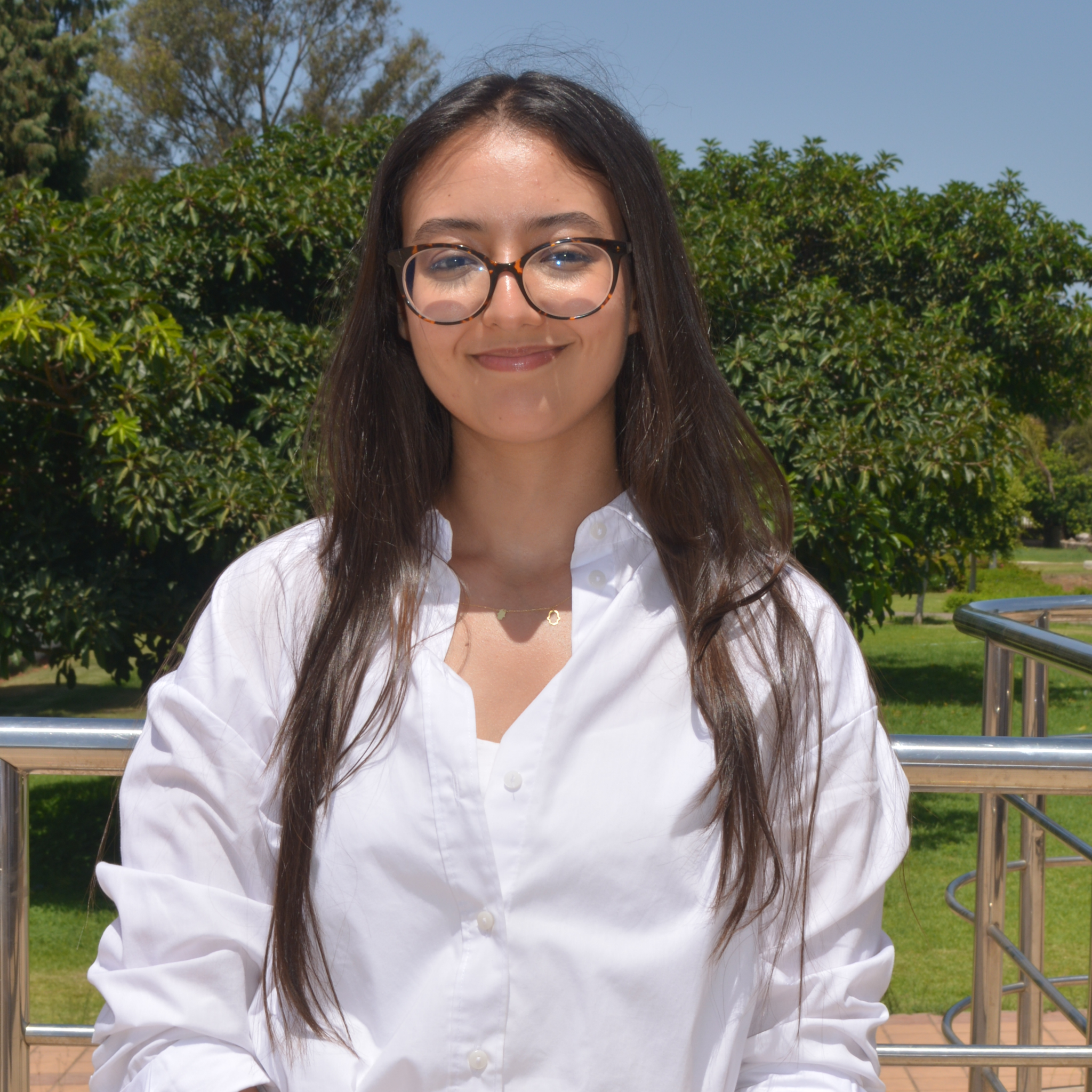 Hanae B. - Vétérinaire | Consultante marketing santé