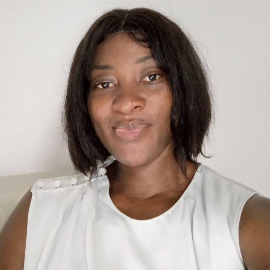 Estelle R.