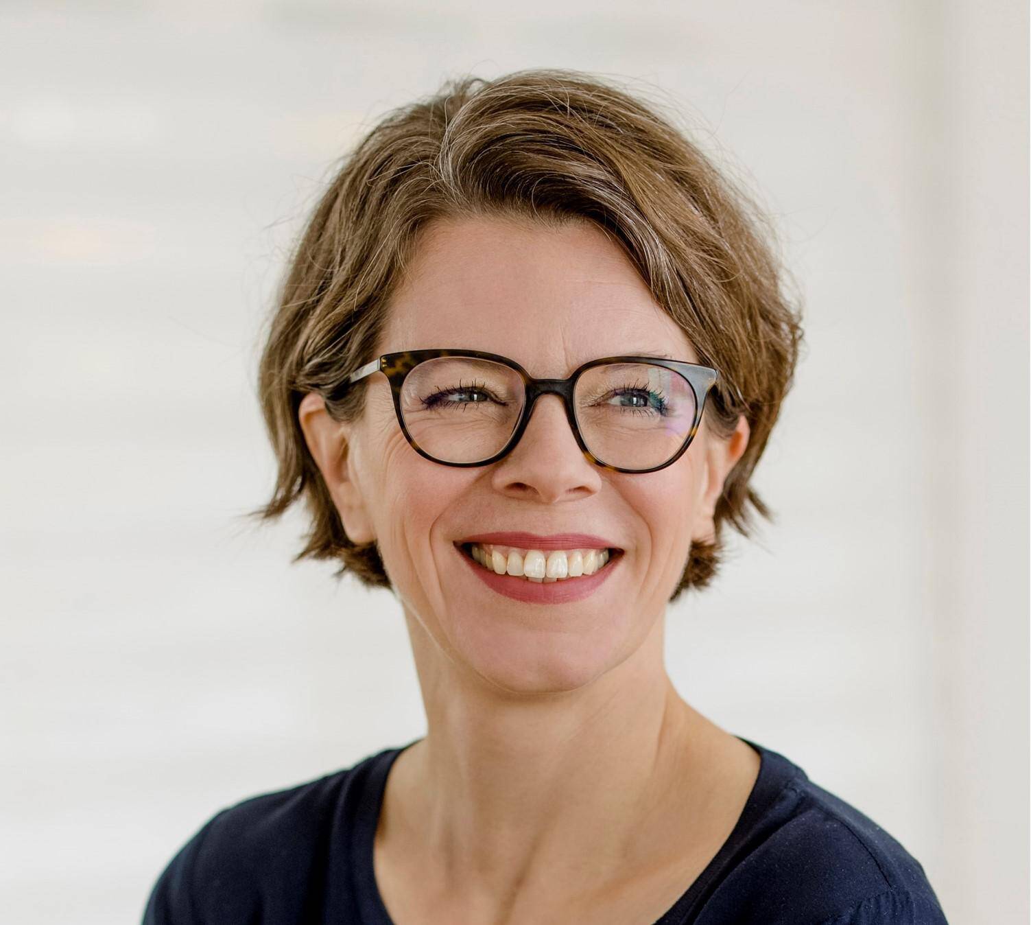 Damaris Schröder - Senior B2B Tech Marketing Consulting + Interim