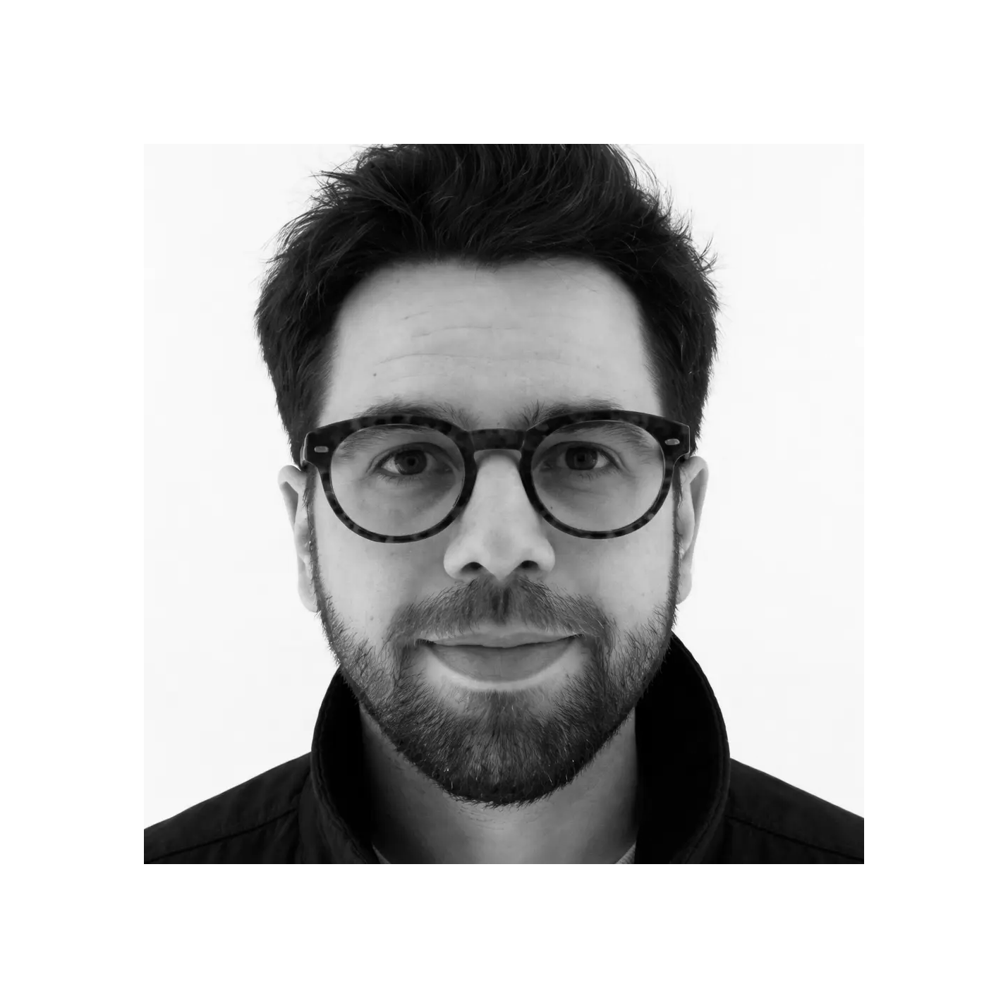 Frédéric  - Office Manager & Operations — RH, Finance
