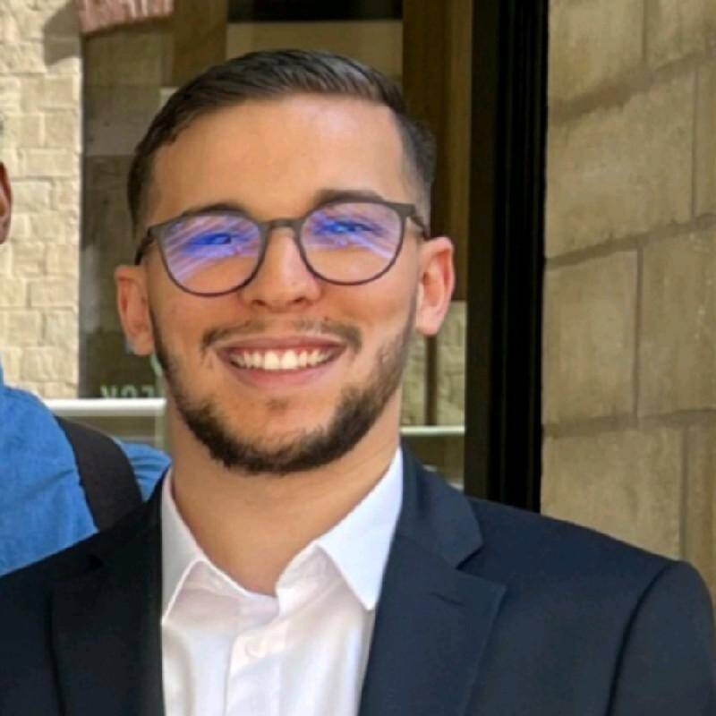 Anas R. - Tech Lead GenAI / Java / Kubernetes / Python