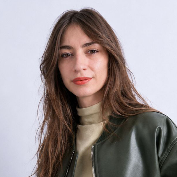 Lisa Curtis - Directrice Artistique | Brand & Social media 